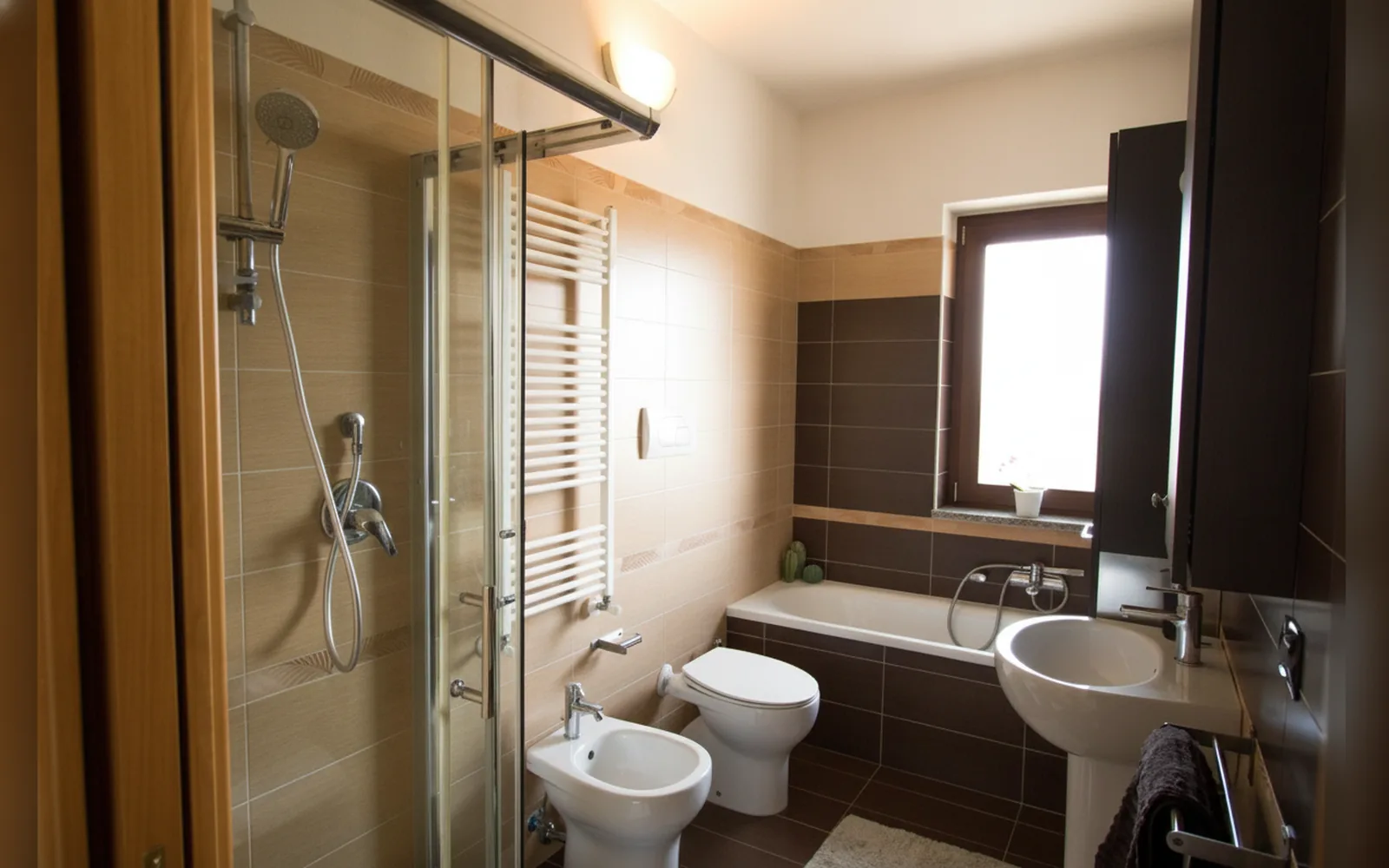 Camera con bagno privato — Casa Vivienne,  (Campania) (foto 37)